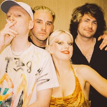 EXPRESSO : AMYL & THE SNIFFERS